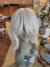 Platinum Highlights Golden Ombre Layered Straight Wig with Bangs 16 Inches