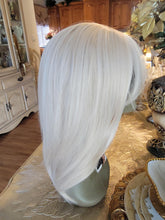 Platinum Highlights Golden Ombre Layered Straight Wig with Bangs 16 Inches